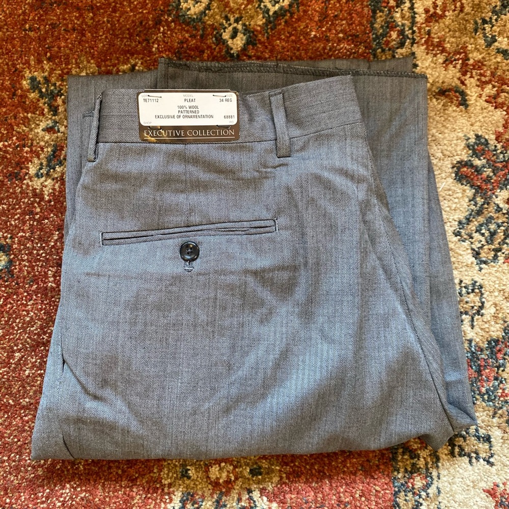 NWT - Men’s Jos. A. Bank dress pants - Size 34W